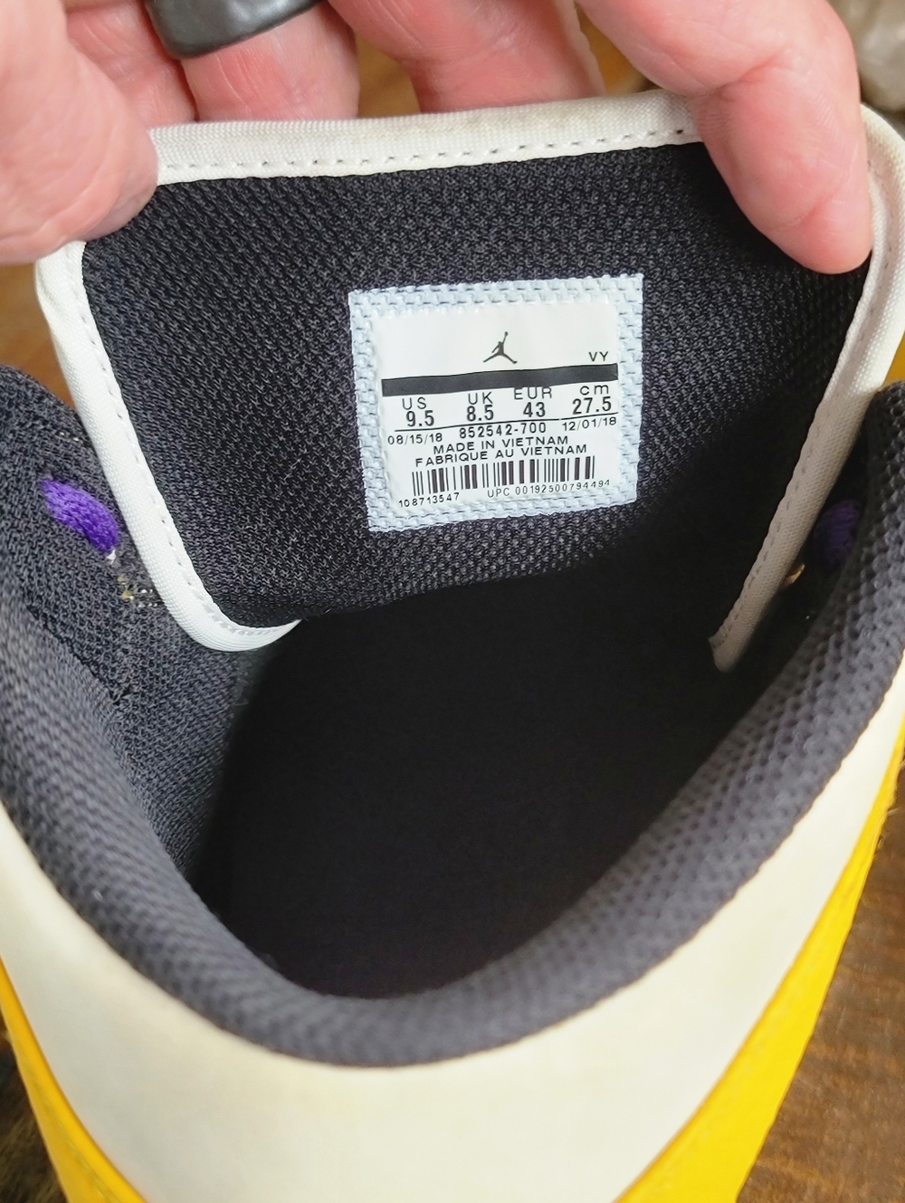 Nike Air Jordan 1 Mid SE Lakers "University Gold/Court Purple"Mens 9.5 - Picture 10 of 15